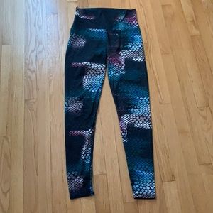 Onzie leggings size m